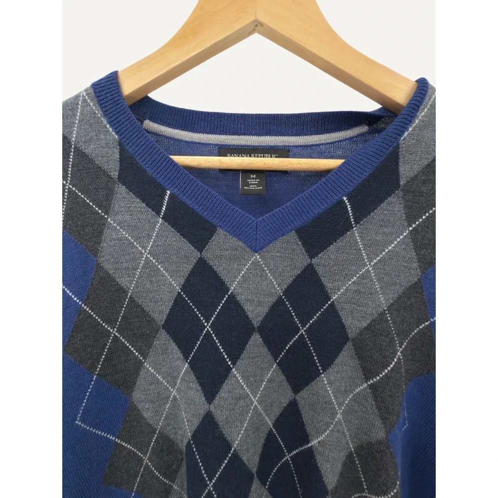 Banana Republic Mens 100% Merino Wool Sweater Argyle V-Neck M Collegiate Classic